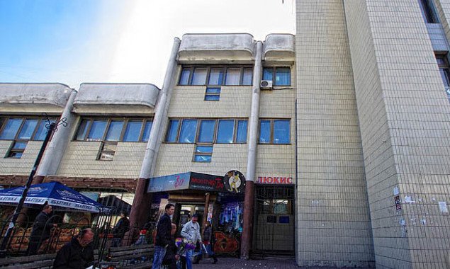 Зал для торжественных мероприятий Деснянского района Киева будут ремонтировать до конца 2021 года