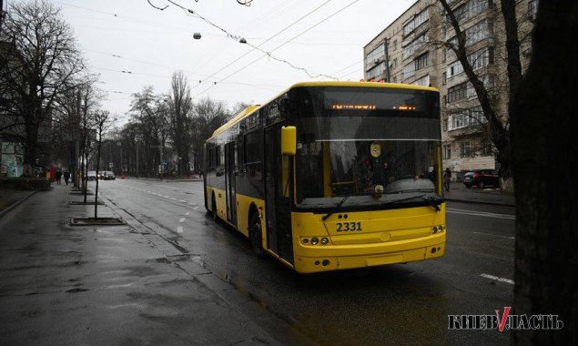 Кличко отчитался, сколько жителей Киева пользуются общественным транспортом по спецпропускам (видео)