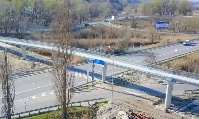 В Обухове на Киевщине завершены основные работы по строительству пешеходного моста (видео)