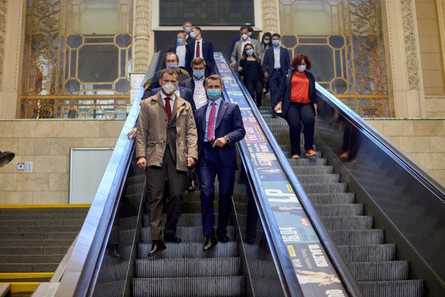 В вестибюле Центрального ж/д вокзала Киева собираются установить эскалаторы украинского производства