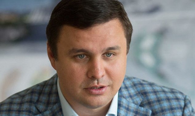 Суд вернул Максиму Микитасю загранпаспорт - СМИ