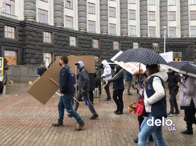 Шмыгаль поручил Кличко предотвращать митинги под зданием Кабмина
