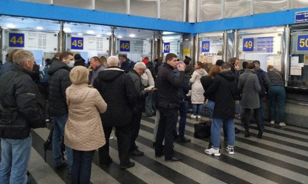“Укрзализныця” вернула клиентам почти 130 млн гривен за билеты на отмененные из-за карантина поезда