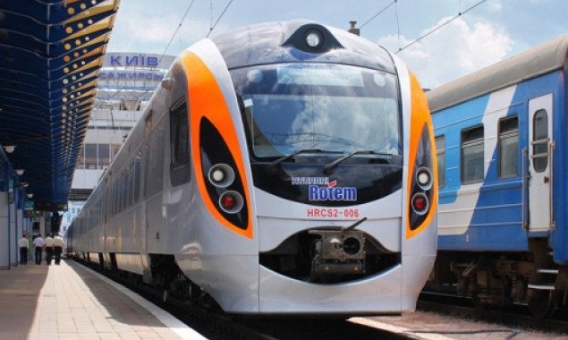 С 1 июля из Киева в Одессу будет курсировать дополнительный скоростной поезд