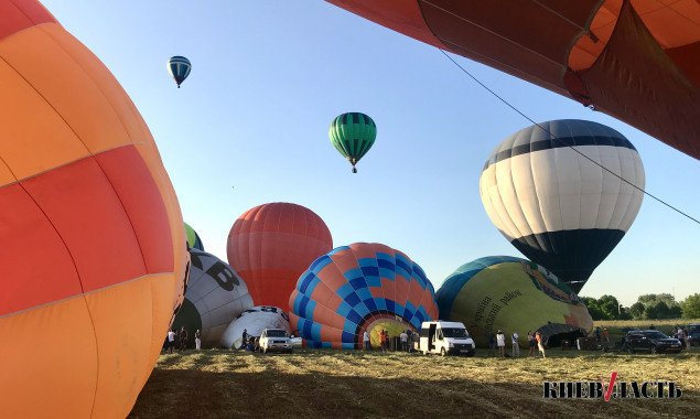 Літати без крил: під Києвом відбувся фестиваль повітряних куль (фото, відео)
