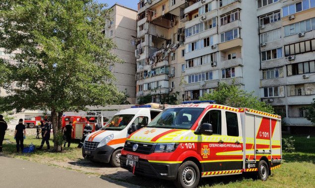 После взрыва в многоэтажке на Позняках неизвестной остается судьба трех человек