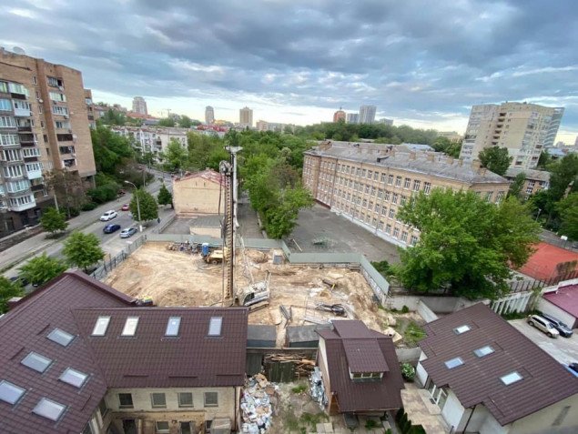 Суд наложил арест на строительство гостиницы на улице Павловской, 7-А в Киеве (документ)