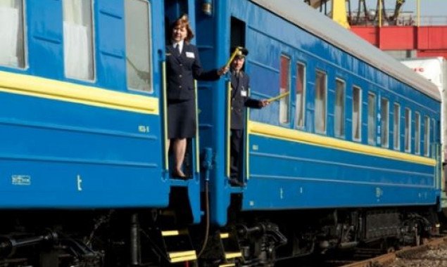 “Укрзализныця” возобновила продажу билетов на “Подольский экспресс”