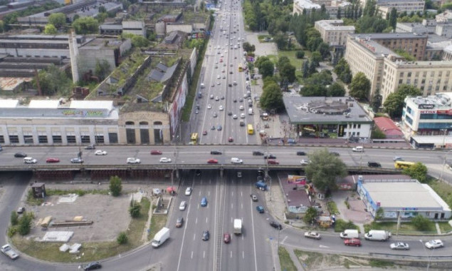 Сегодня вечером, 20 июля, в Киеве будет ограничено движение транспорта на съездах Шулявского путепровода