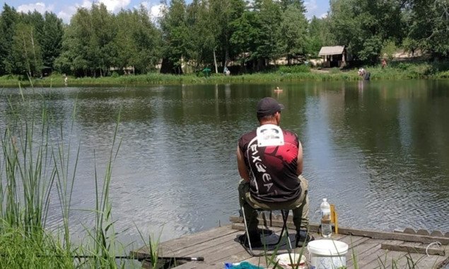 Киевские власти хотят за счет инвесторов обустроить на озере Буревестник-Королек зону для рыбалки