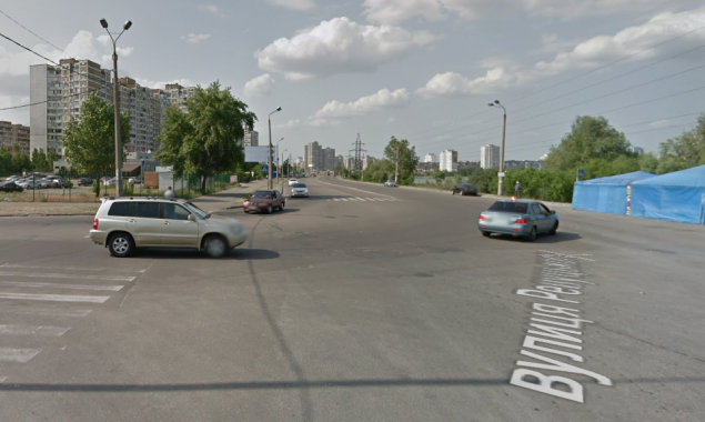 В воскресенье, 5 июля, будет ограничено движение по улице в Дарницком районе Киева (схема)