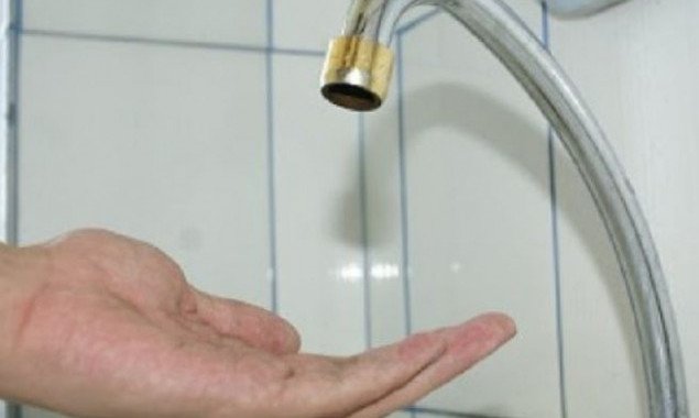 Столичный “Центр коммунального сервиса” попросили разобраться с долгом абонента за горячую воду при перекрытом кране