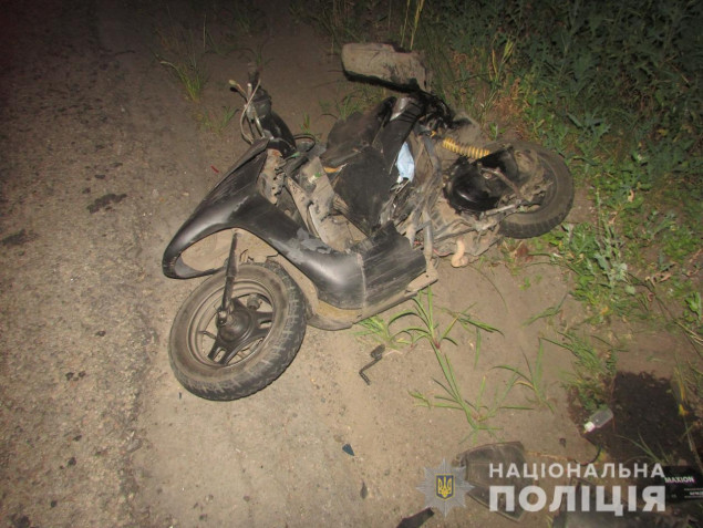 Под Киевом молодой человек за рулем ЗАЗа серьезно травмировал девочку-подростка на мотороллере