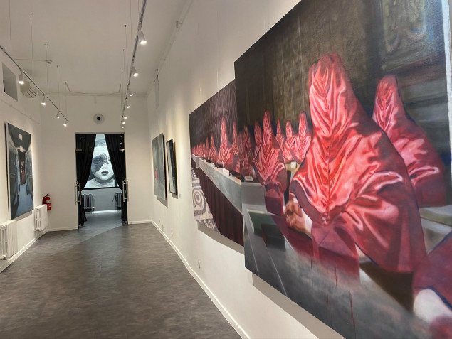 Проєкт “Чорне дзеркало”: в Одеському художньому музеї відкрилась виставка сучасного столичного художника Юрія Сівіріна