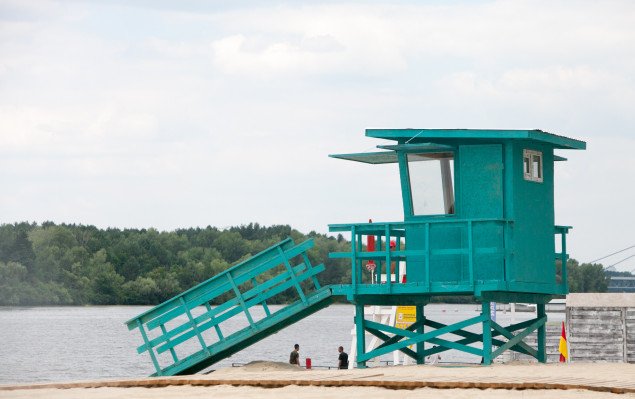 На ряде муниципальных пляжей Киева вновь не рекомендуется купаться