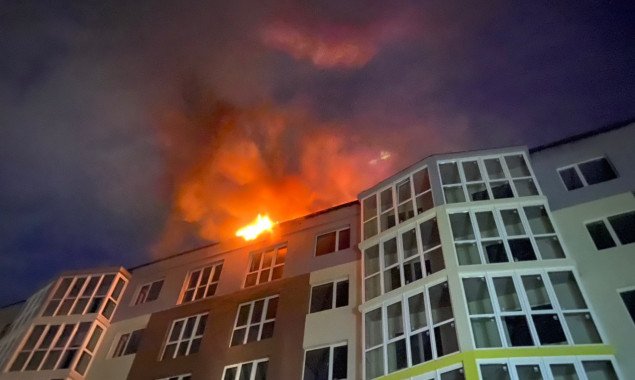 Вчера, 21 июля, вечером на улице Стеценко в Киеве горела новостройка (фото, видео)