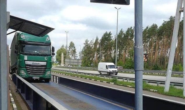 За прошедшую неделю на въездах в Киеве проверили вес более 6 тысяч грузовиков