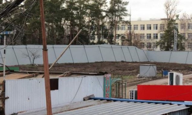 Жители Деснянского района Киева требуют восстановления транспортной развязки и части парка Киото на месте стройки ТРЦ