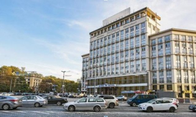 Окружной админсуд Киева просят отменить результаты аукциона по продаже гостиницы “Днепр”