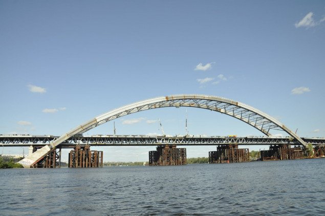 АМКУ открыл еще одно дело о возможном тендерном сговоре при строительстве Подольского моста в Киеве