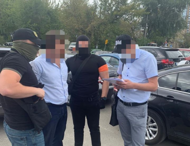 На Киевщине задержали следователя за взятку в размере 5 тысяч долларов (фото)