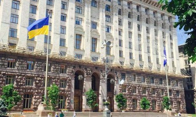 “Слуга народа” и “Европейская солидарность” добились своего: на выборах в Киевсовет будет 13 округов