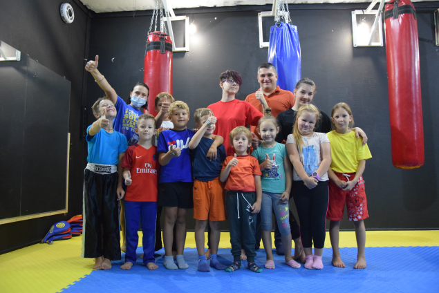 У Софіївській Борщагівці до Дня спорту відбулися показові виступи з кікбоксингу