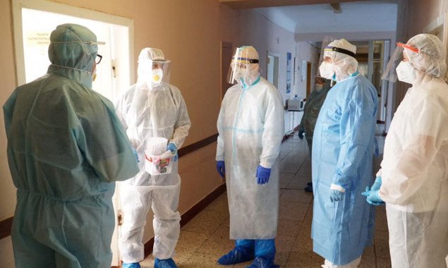 Вторые сутки подряд в Украине выявляют более 3 тысяч носителей коронавируса