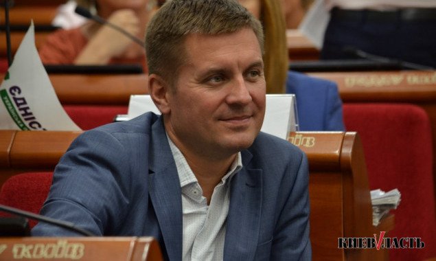 Кличко присвоил директору департамента ЖКИ КГГА Дмитрию Науменко очередной ранг госслужащего