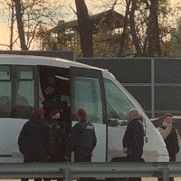 Нацполиция задержала 2 автобуса с жителями Луганской области, которых привезли для участия в “каруселях” за кандидата Баласинович в Василькове