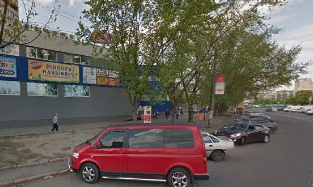 Столичные власти просят наконец обустроить остановку  “Проспект Василия Порика” в Подольском районе
