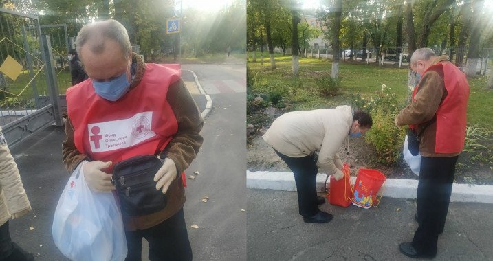 В Святошинском районе Киева фонд Третьякова раздает “благотворительные маски” (фото)