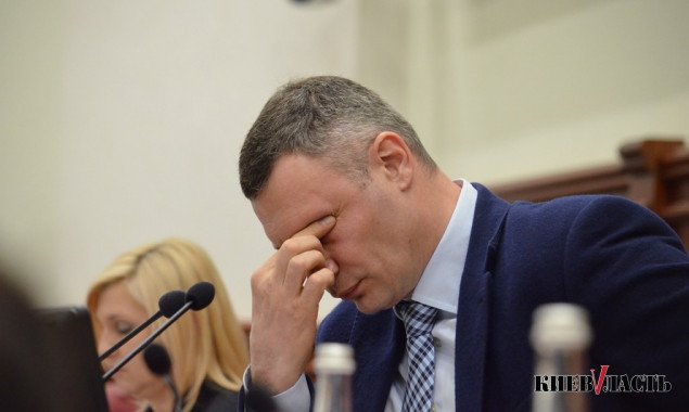 Депутат Киевсовета потребовал от Кличко провести служебную проверку “Управляющей компании Подольского района Киева”