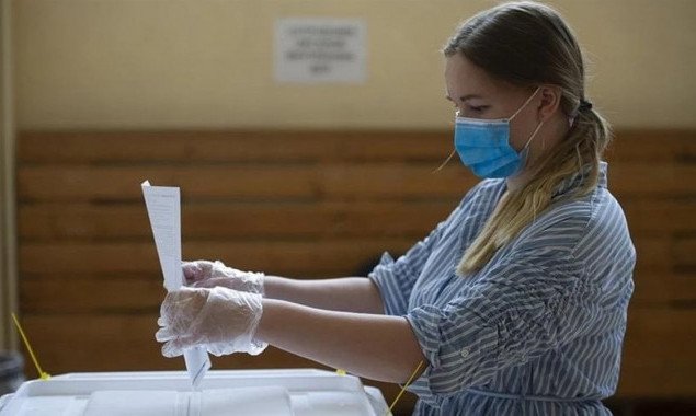 Київ забезпечив виборчі дільниці усім необхідним для голосування під час карантину та закликає киян дотримуватися протиепідемічних заходів