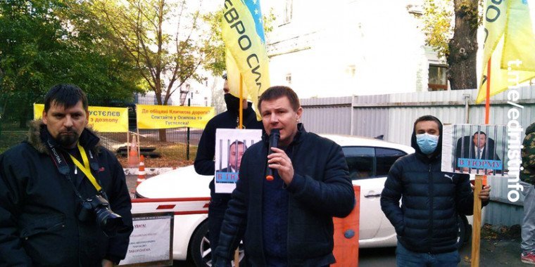 Активісти допускають, що Кличко не звільняє Осипова та Густєлєва заради збільшення корупційної “виручки”, - “Єдність Інфо”