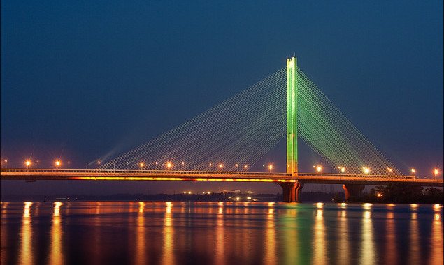 На эстакаде Южного моста в Киеве до 2 декабря будут ограничивать движение транспорта