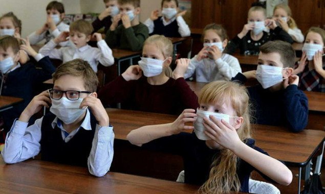 Від коронавірусу зараз лікується понад 170 учнів і 370 вчителів Київщини