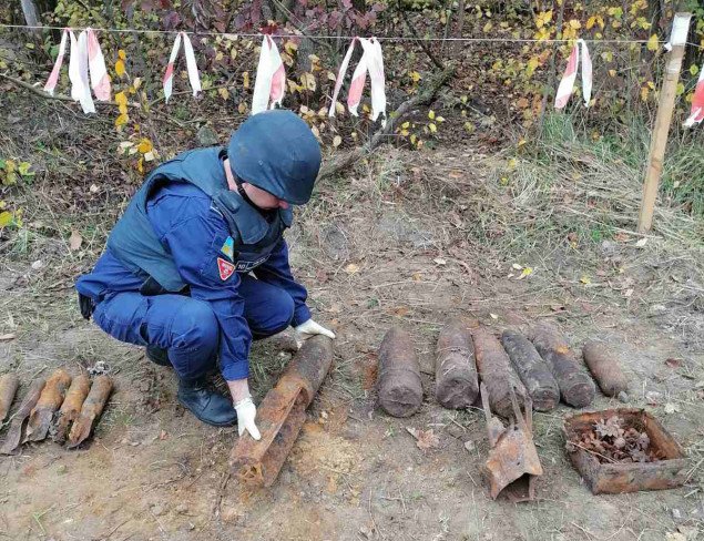 На прошлой неделе в Белоцерковском районе было уничтожено 120 единиц боеприпасов времен Второй мировой войны (фото)