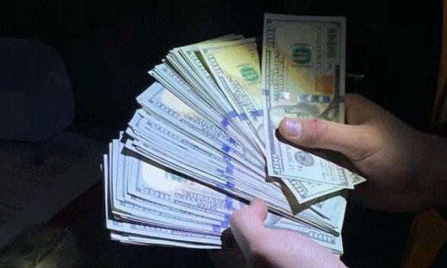 Столичные правоохранители перекрыли канал сбыта фальшивых американских долларов (фото)