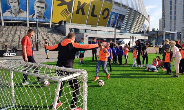 В Киеве стартовал благотворительный проект инклюзивного футбола для детей