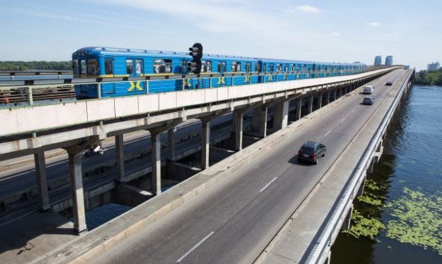 Движение по мосту Метро в Киеве будет ограничено до 13 декабря