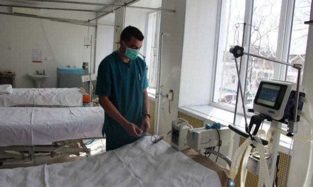 Кличко просит Шмыгаля открыть государственные больницы для киевлян с COVID-19