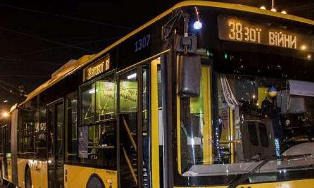 Три ближайших ночи один из киевских троллейбусов будет работать в сокращенном режиме