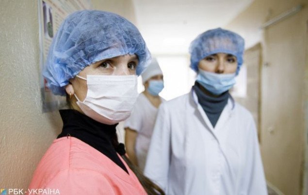 За сутки в Украине выявили 7 729 новых носителей коронавируса