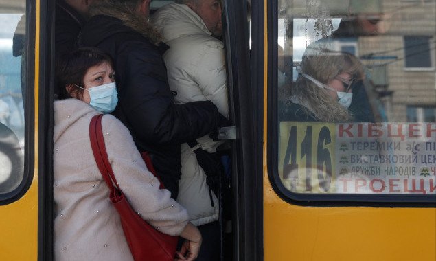 Депутат Киевсовета потребовал от Кличко обеспечить соблюдение противоэпидемических мер в общественном транспорта