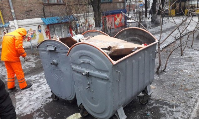 Столичные коммунальщики рассказали о воскресном вывозе мусора в Киеве