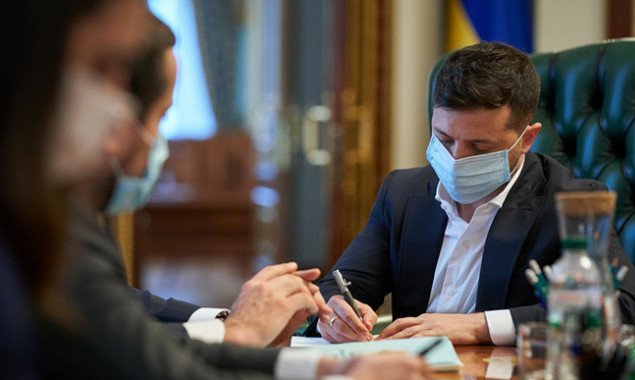 Президент Зеленский подписал закон “о лаборантах”