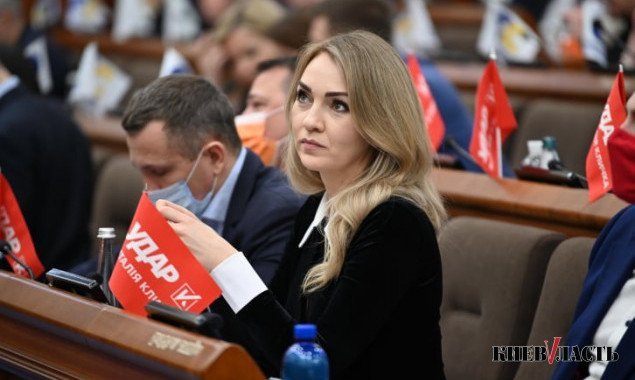 Сурдопереводчик Виталия Кличко стала уполномоченной Киевсовета по правам людей с инвалидностью