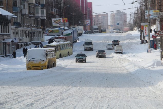 В Киеве ввели оперативное положение для общественного транспорта из-за снегопада