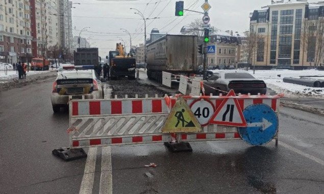 Из-за коммунальных работ движение по улице Максимовича ограничено, - патрульная полиция